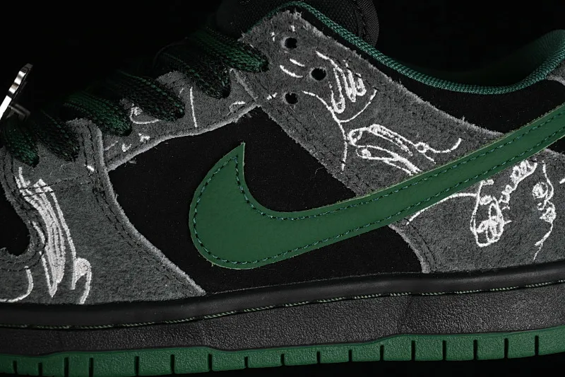 All Categories Nk SB Dunk Series Nk SB Dunk Low Low-top Sneakers C Version There Skateboards x Nk SB Dunk Low Graffiti Art Style Joint Model SB Low-top Casual Sneakers HF7743-001